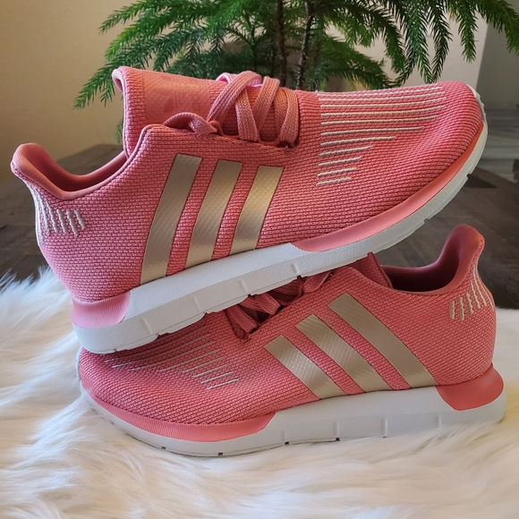 Adidas Swift Run J Womens Size 5 